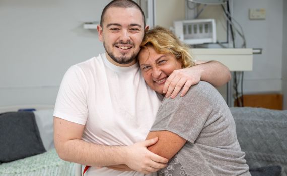 אם החטוף שיתפה בדמעות: "המשאלה שלי התגשמה"