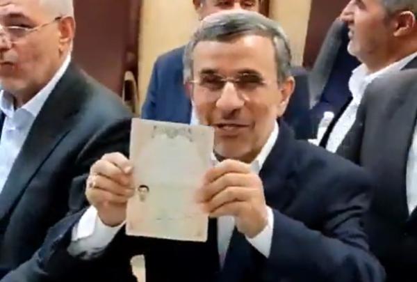 הלך הקאמבק: מועמדותו של אחמדינג'אד נפסלה