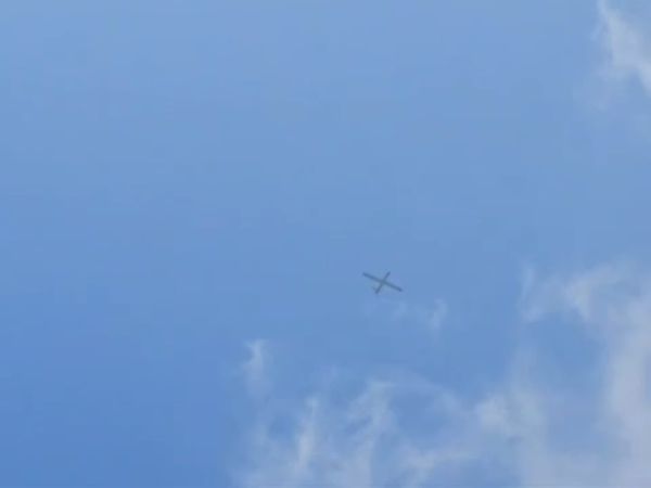 צפו בתיעוד: רחפן חיזבאללה מעל אזרחים בחוף נהריה