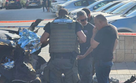 תיעוד: ילדים עוברים רגע לפני הפיצוץ באשקלון