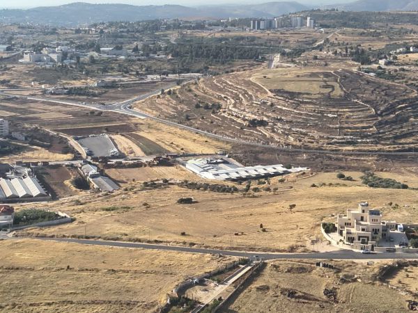 צופה על המנהל האזרחי: הפלסטינים סללו כביש בלתי חוקי