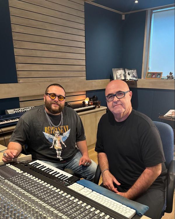 פרויקט המשקפיים של נויפלד חוגג עשור בשיתוף פעולה מסקרן