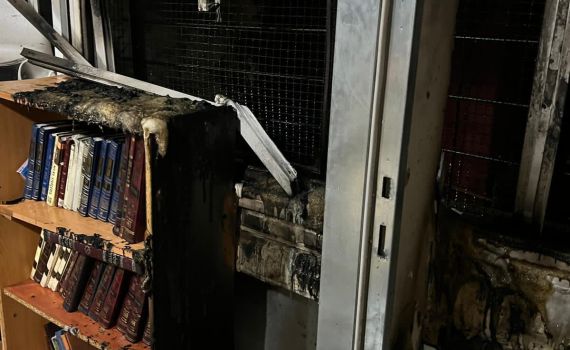 מזעזע: תושב בית שמש הצית בית כנסת ונעצר