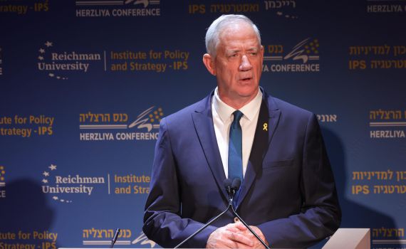 גנץ: יש לנו יכולת לגרוע חלק מיכולות חיזבאללה תוך ימים