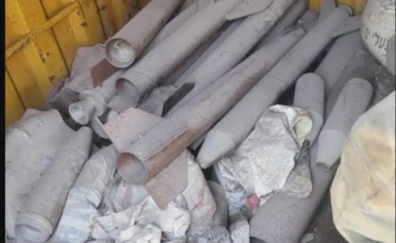 בלב הרצועה:רקטות ורימונים בשקי אונר"א