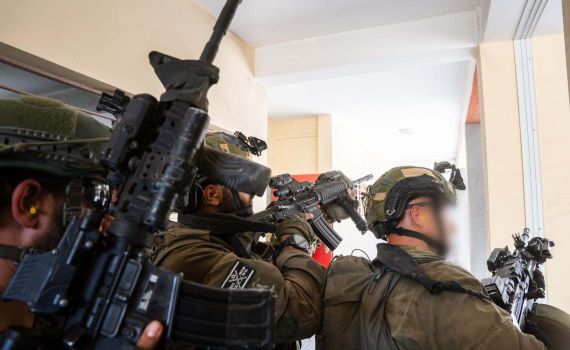 פרטי המבצע: מסתערבים גרו ברחוב בו הוחזקו חטופים