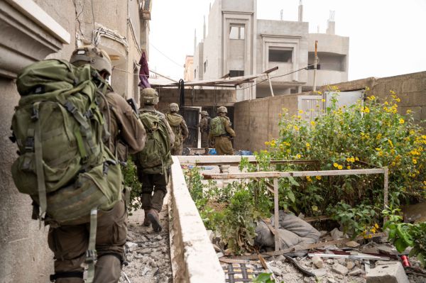 המחבלים עוברים בין הקירות: כך נלחם צה"ל ברפיח