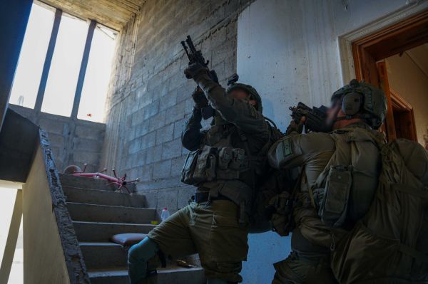 אוגדה 98 ממשיכה במתקפה במזרח אל בוריג'