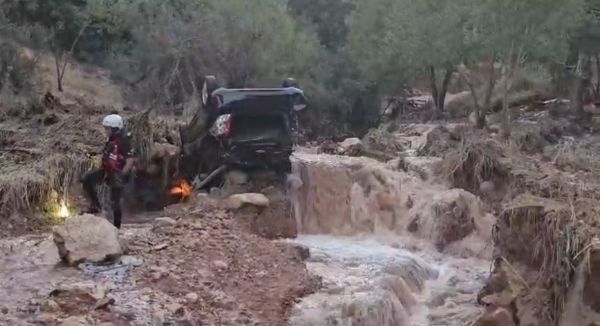 תיעוד: צינור ענק התפוצץ בירושלים, לכודים חולצו