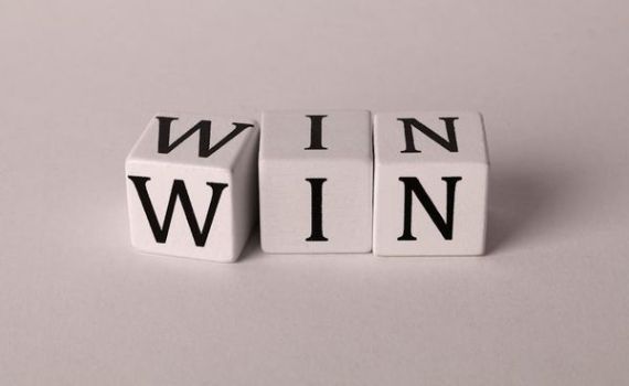 במסגרת הגירושין, האישה דרשה מחצית מכספי הפרס של הבעל