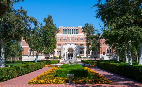 פרו פלסטינים באוניברסיטת קליפורניה חטפו את הנשיא