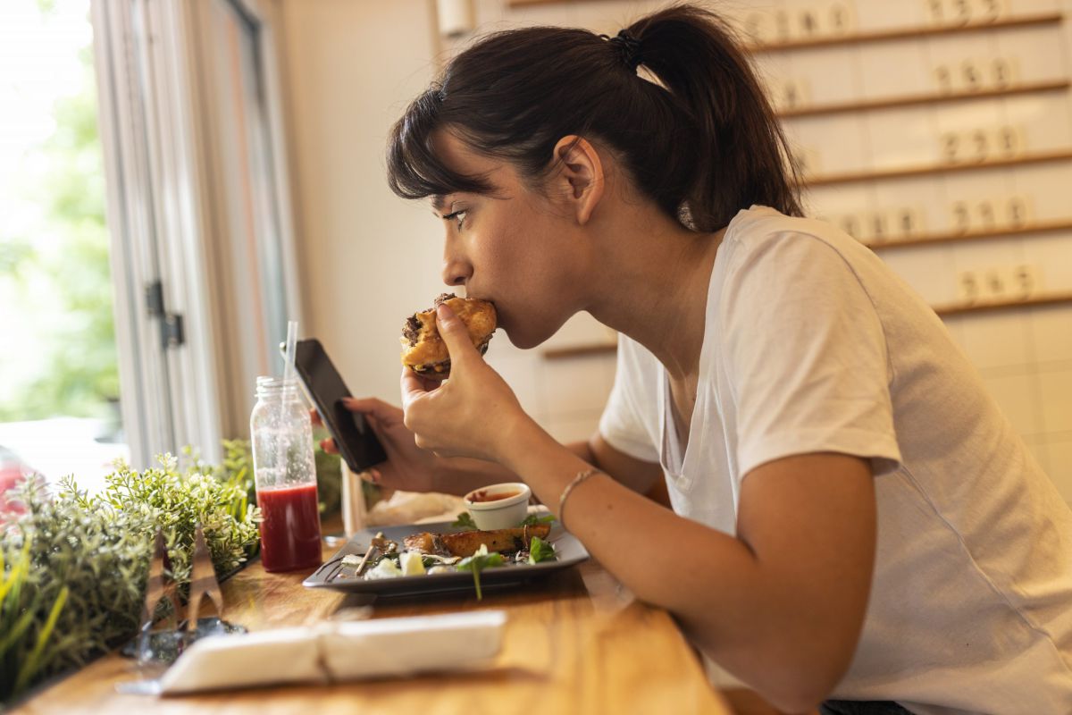 החופש הגדול בפתח: כך תדאגו לתזונה של בני הנוער שלכם