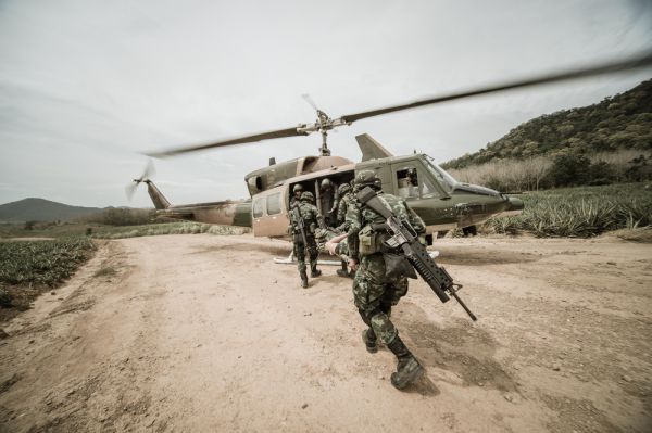 המבצע האמריקאי לחילוץ החטופים שכמעט יצא לפועל