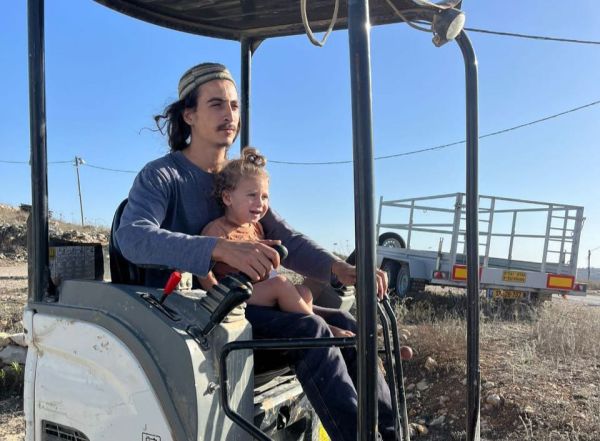 יקבל שחרור? לעצור המנהלי אלחי כרמלי נולדה בת