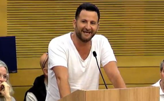 צפו: גיא הוכמן הצחיק את שדולת המילואים