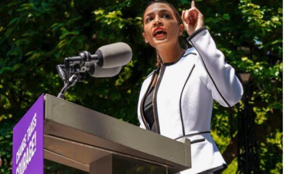 חברת הקונגרס מאיימת: "נדיח שופטי עליון שמרנים"