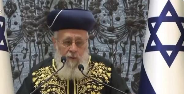 הרב הראשי: "מותר לשחרר מחבלים עם דם על הידיים"