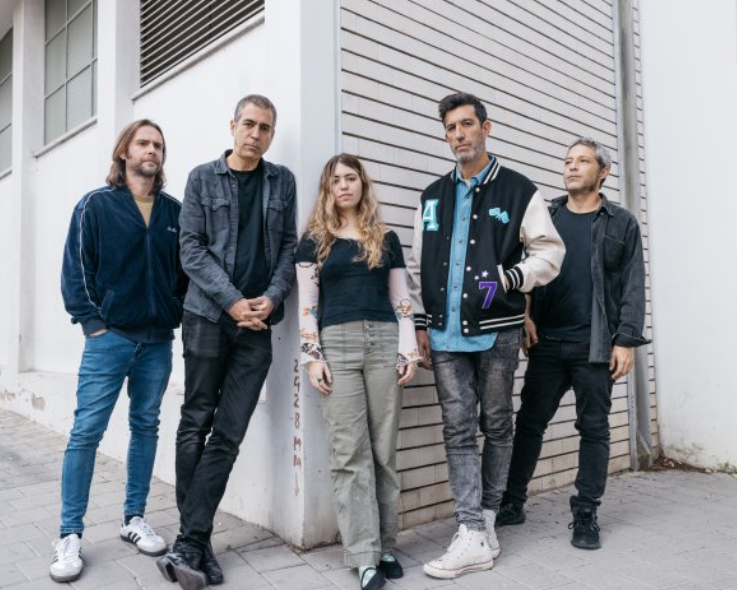 איש צוות של להקת הרוק חש ברע במהלך הופעה – ומת