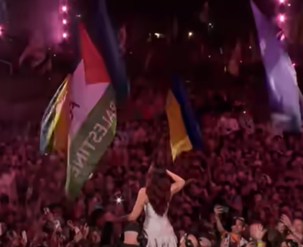 סערת גלסטונברי: סולן "אואזיס" תקף את המחאות הפלסטיניות