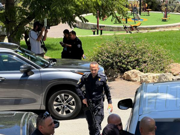 יוחאי אבני הוא איש שב"ס שנמצא מת בביתו, החקירה נמשכת