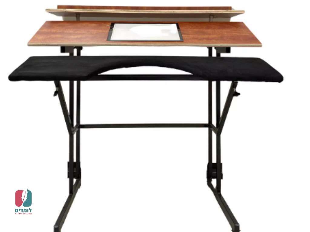 שולחן סופרים איכותי: איך להשקיע בתשתית נכונה לכתיבת סתם