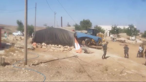 הר חברון: המשטרה הרסה מבנה מגורים ודיר בסוסיא