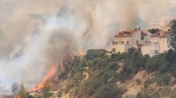 שריפת ענק בשכונת גילה: תושבים פונו מבתיהם