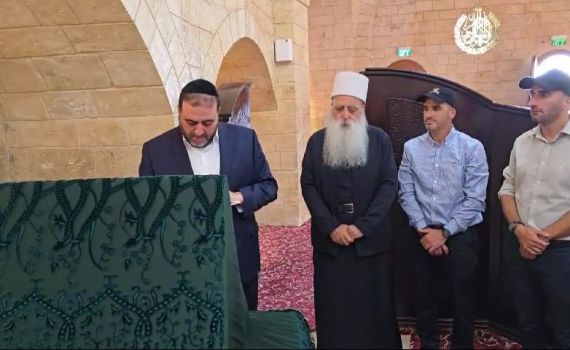 צפו: השר ארבל עורך אזכרה לחללים הדרוזים בקבר יתרו
