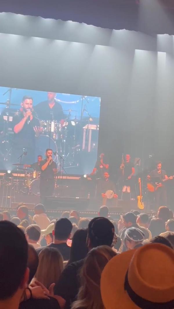 עדן חסון כובש את צרפת ולא שוכח את החטופים | צפו