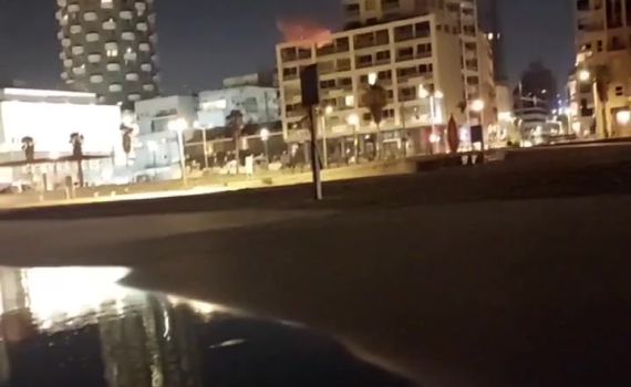 מגיע מהים ומתפוצץ: תיעוד דרמטי של נפילת הכטב"מ