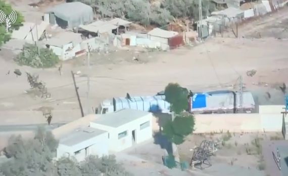 תיעוד: חוסלו מחבלים שניסו להשתלט על משאיות הסיוע