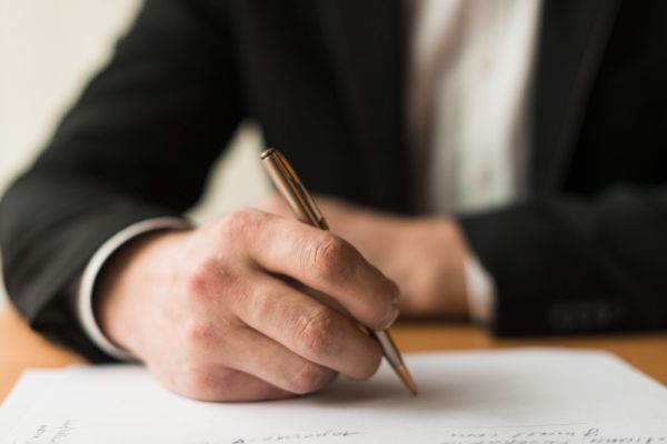 חוק הירושה בישראל: המדריך המקיף והמעודכן לשנת 2024