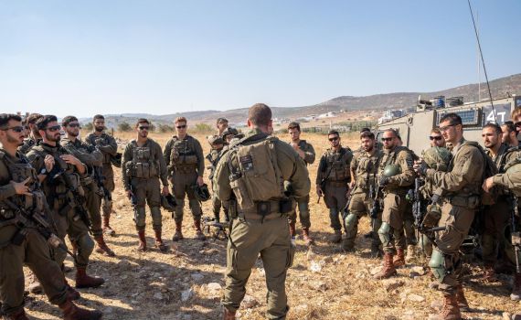 שעות אחרי הפיגוע: נמשך המצוד אחרי המחבלים