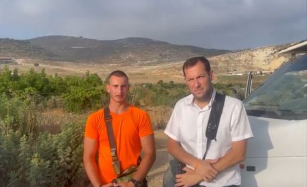 ניצול הפיגוע משחזר: "הוא נפגע עם דם בידיים"