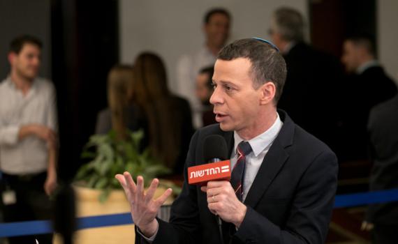 עמית סגל תוקף: "כך נראה פוליטיקאי ולא מנהיג"