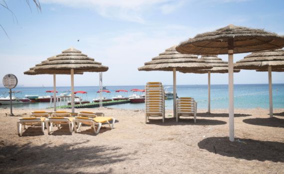 מורדם ומונשם: צעיר במצב קשה לאחר שטבע באילת