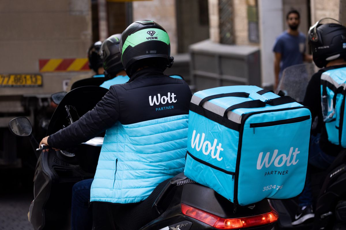 השחקן הישראלי הימם את הרשת: אני עובד כשליח בוולט