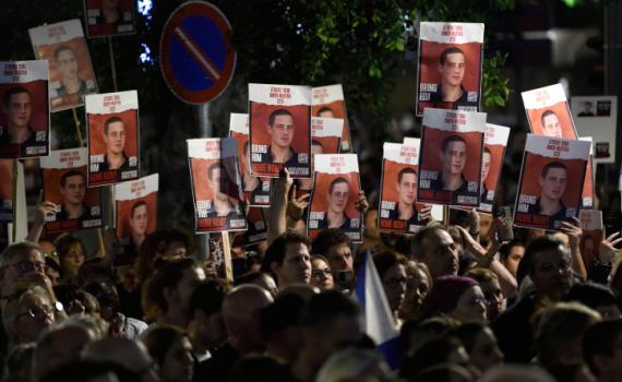 משפחות החטופים דורשות מנתניהו: "אל תסתתר מאחורי דובר צה"ל"