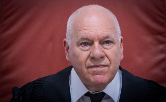 פוגלמן נגד השר לוין: הוא לא יכהן כנשיא אפילו דקה אחת