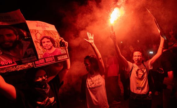 "אם לא תהיה עסקה – נוציא מיליונים לרחובות"