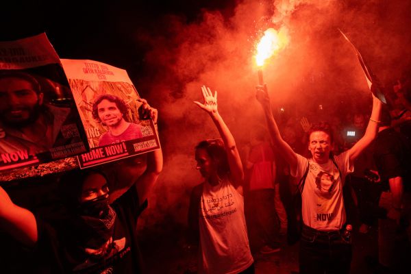 "אם לא תהיה עסקה – נוציא מיליונים לרחובות"