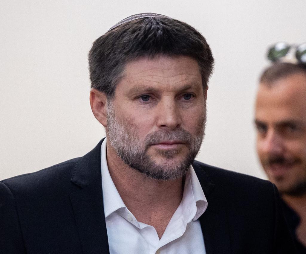 סמוטריץ' לכלת החטוף: אסור לכם לסתום פיות של אחרים!