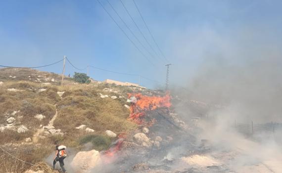 אחרי 3 שעות: הושגה שליטה על השריפה ביצהר
