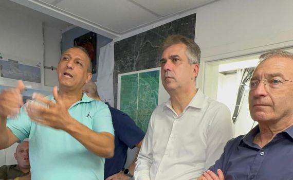 השר כהן ביקר במטולה: "הגיע הזמן להסיר את הכפפות"