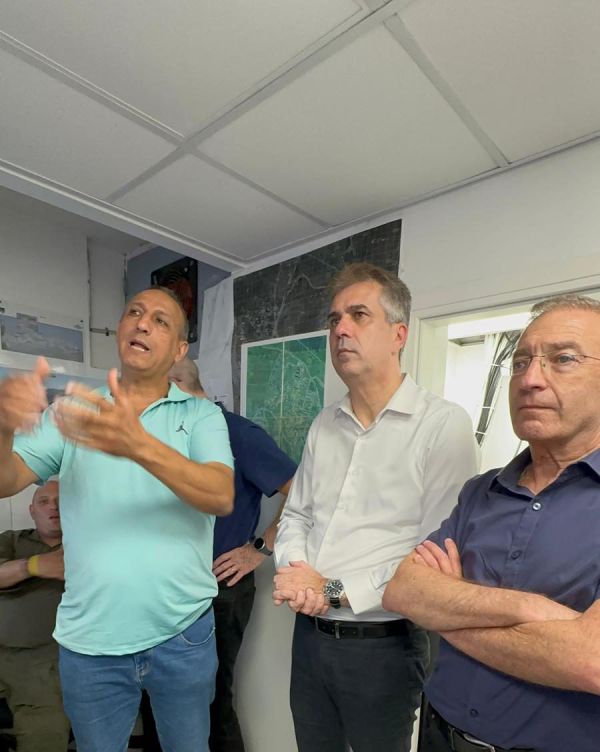 השר כהן ביקר במטולה: "הגיע הזמן להסיר את הכפפות"