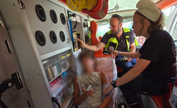 נער יהודי נפגע בפניו לאחר שערבים יידו אבנים לעברו