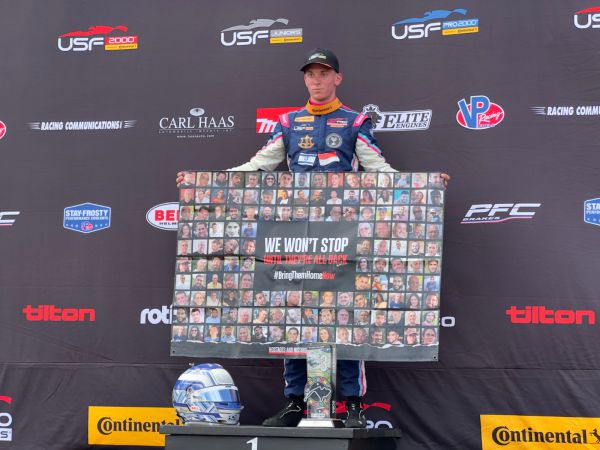 נהג המרוצים הישראלי הקדיש את הניצחון לחטופים