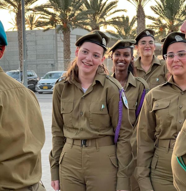 החטופה ששוחררה מהשבי סיימה קורס בהצטיינות