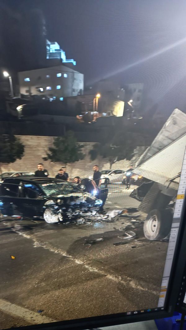 פצוע קשה בתאונת דרכים בין משאית לרכב בפסגת זאב