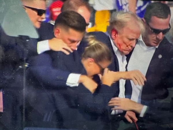 סקרים בארה"ב אחרי הירי: טראמפ מזנק – ביידן מתרסק